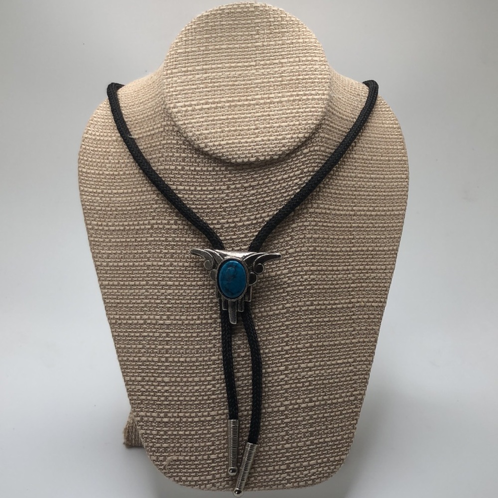 VTG Bolo tie Native American Navajo. Turquoise. Silver tone